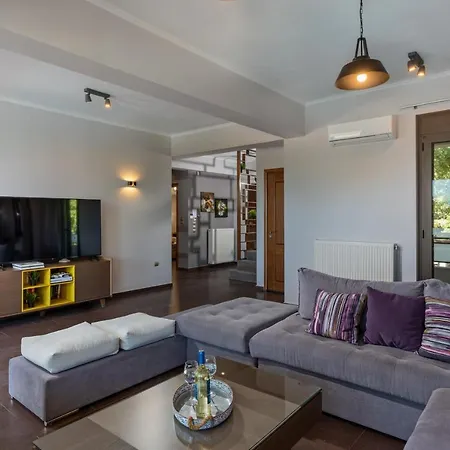 Eris Villa *
